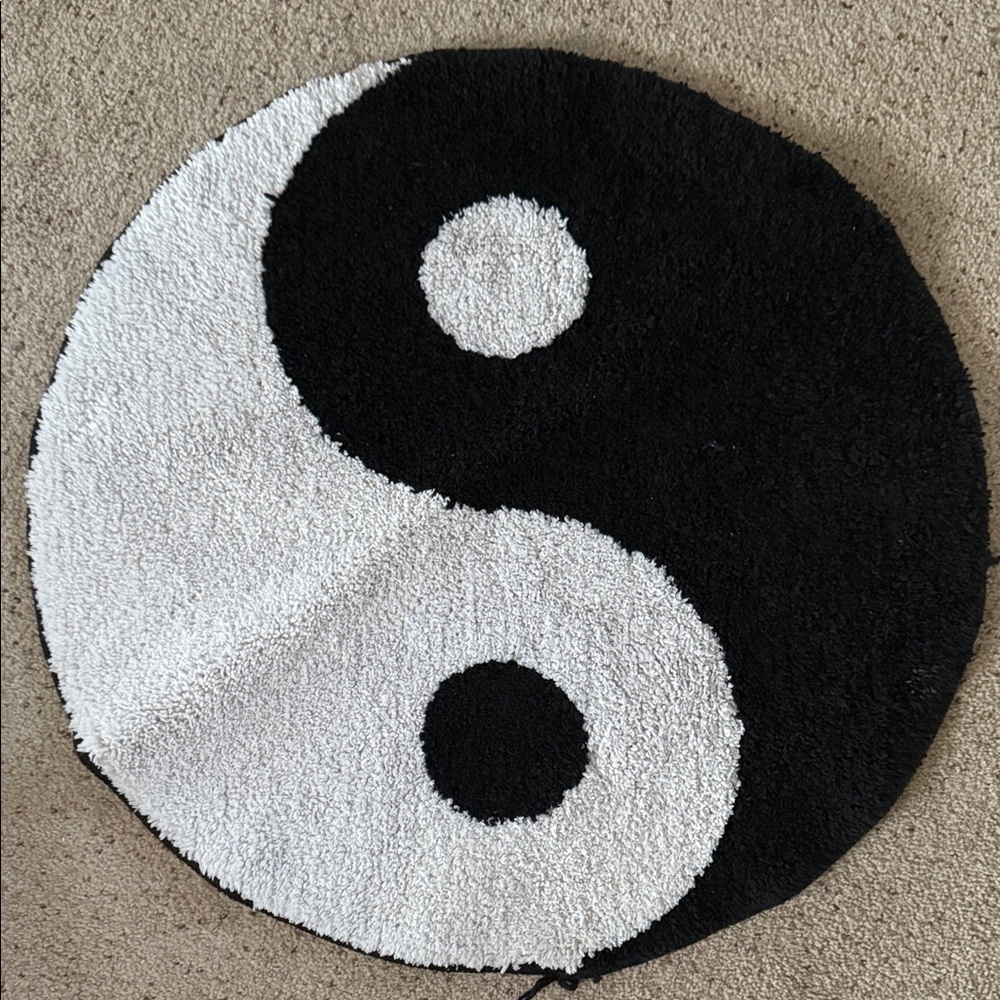 Small - 24 inch Black and White Yin Yang Rug